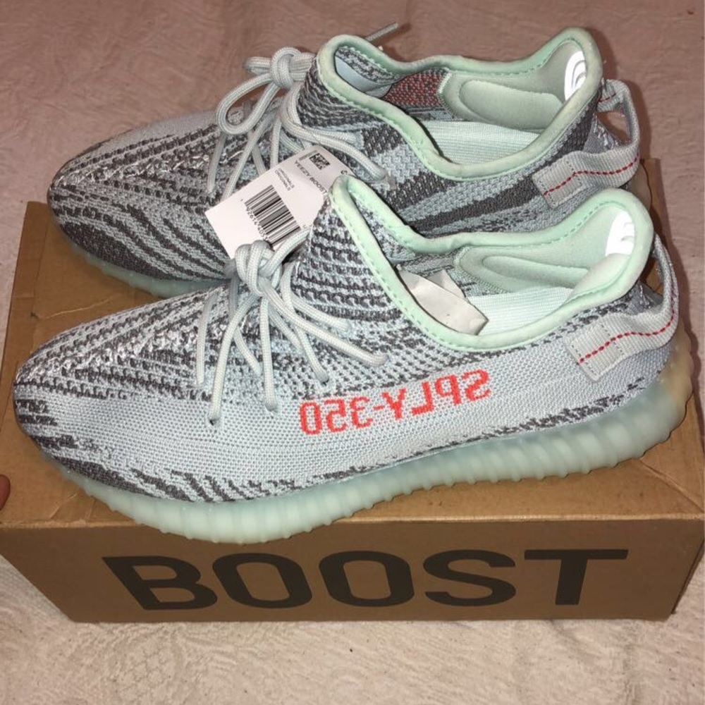 Never worn brand new Yeezy,S womens size 10 - Picture 1 of 3